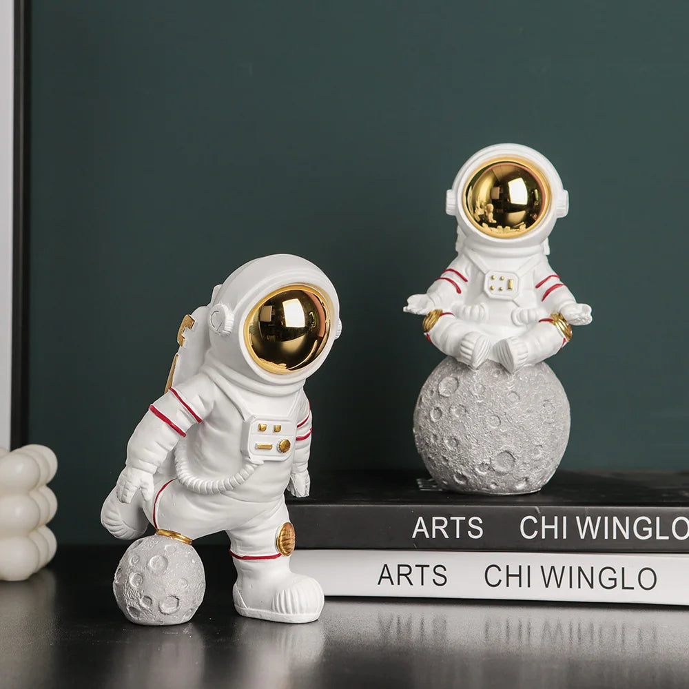 Astronaut Moon Sculpture Figurine - VEESORA 