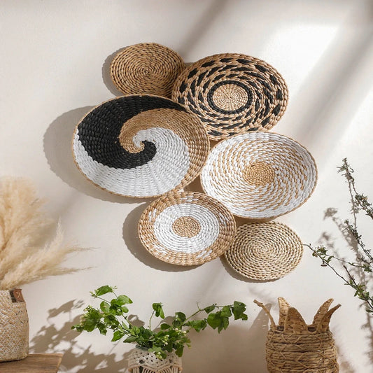 Round Seagrass Wall Decor